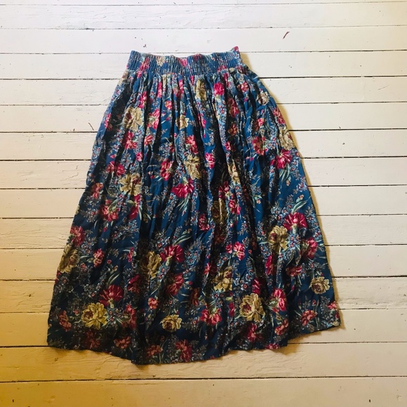 100% Rayon Vintage Skirt w/ Pockets - Picture 1 of 2